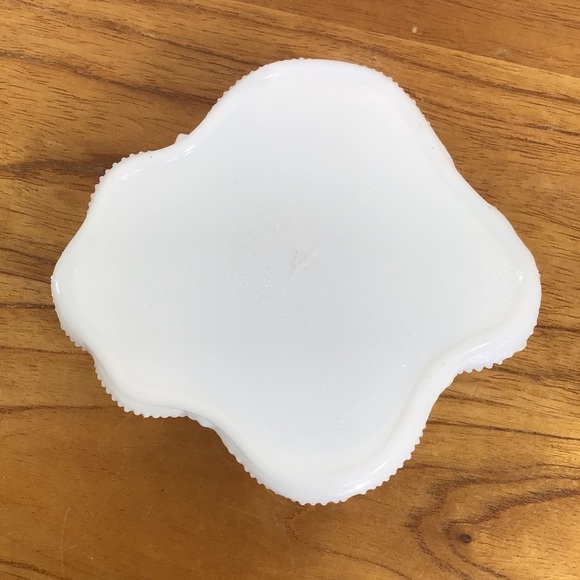 Vintage John E. Kemper White Milk Glass Covered Trinket Dish - Picture 8 of 9